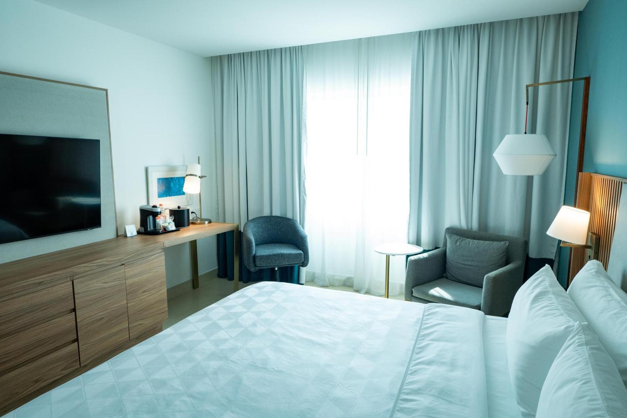 La Isla By Ihg Hotel 4*